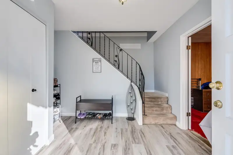 1247 TAMARACK PLACE - photo 3 of 34