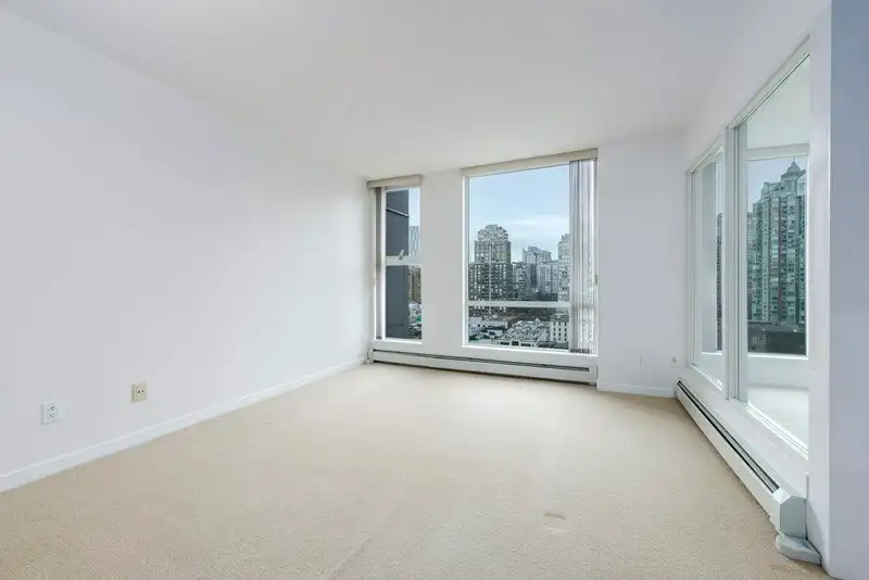 1901 1008 CAMBIE STREET - photo 2 of 40