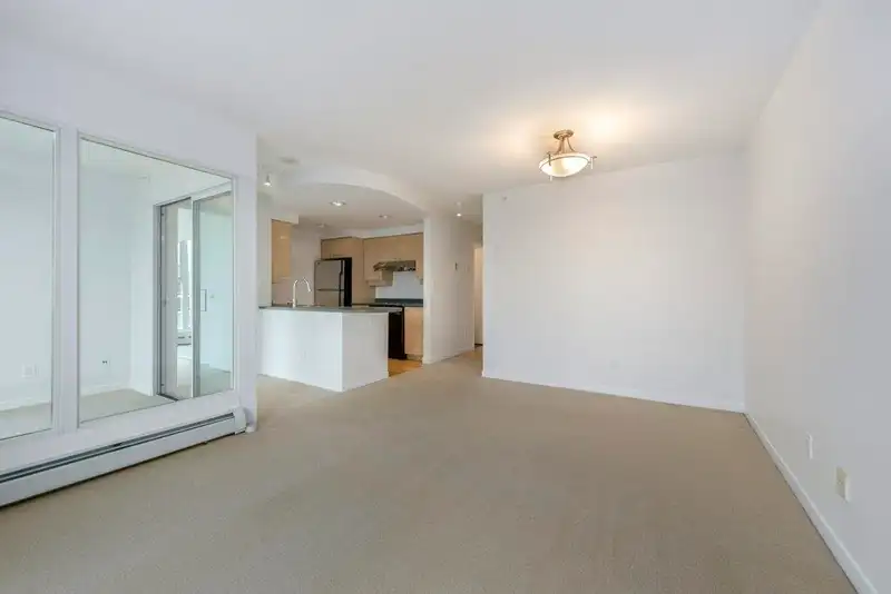 1901 1008 CAMBIE STREET - photo 4 of 40
