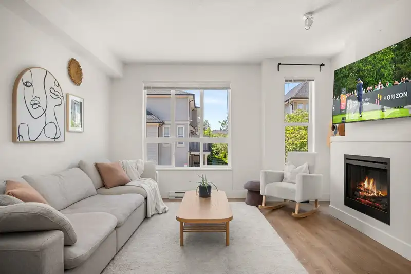 74 7938 209 STREET - photo 1 of 29