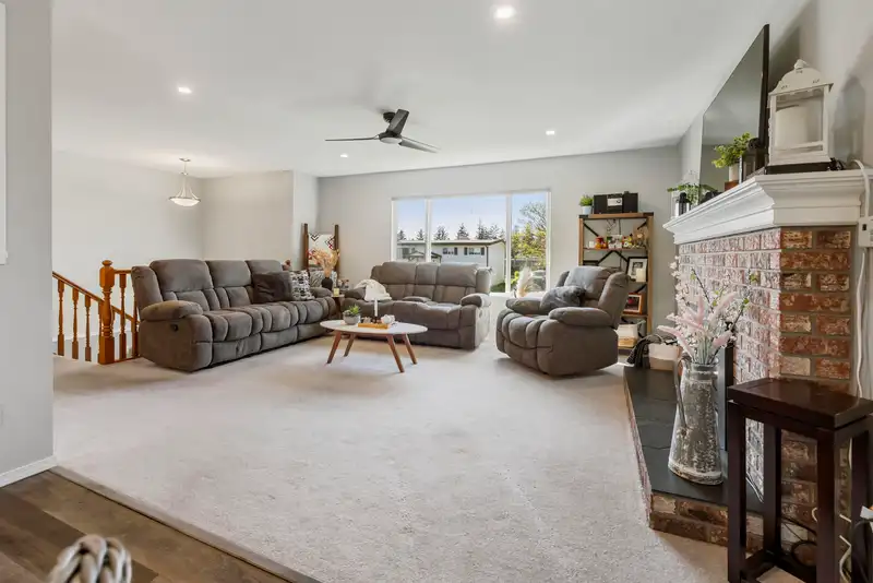 6982 SHEFFIELD WAY - photo 4 of 35