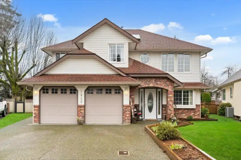 5635 VILLA ROSA PLACE - photo 1 of 36