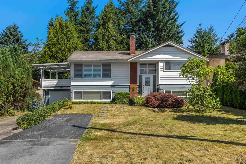 525 APPIAN WAY - photo 1 of 39