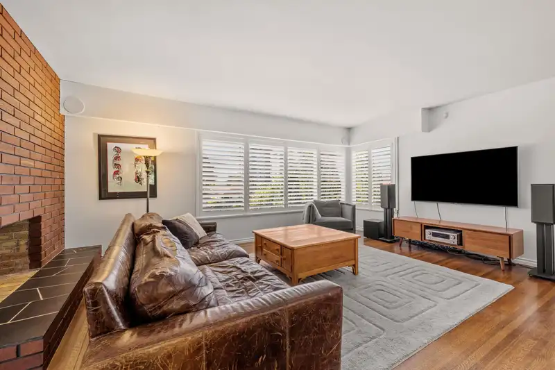 525 APPIAN WAY - photo 4 of 39