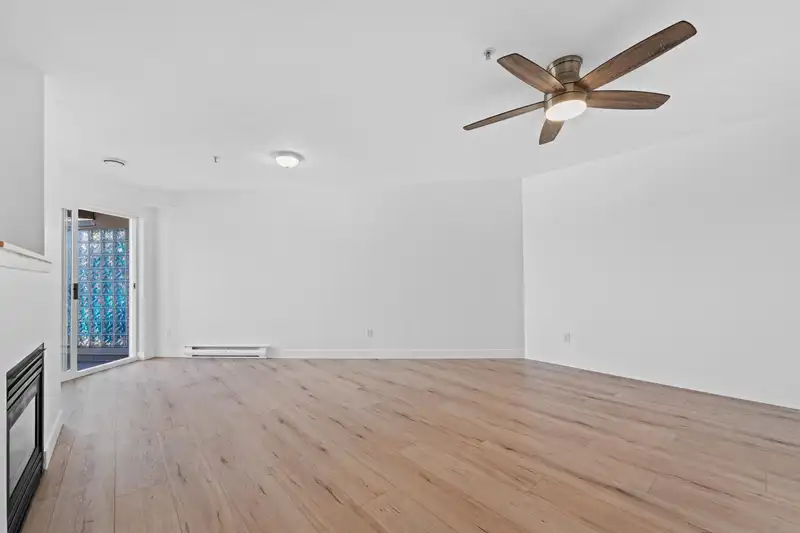 417 20259 MICHAUD CRESCENT - photo 4 of 40