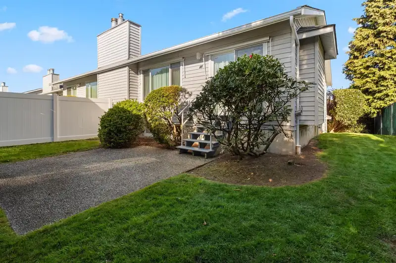 48 2989 TRAFALGAR STREET - photo 3 of 31