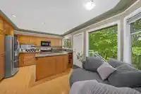 175 1140 CASTLE CRESCENT - thumbnail 12