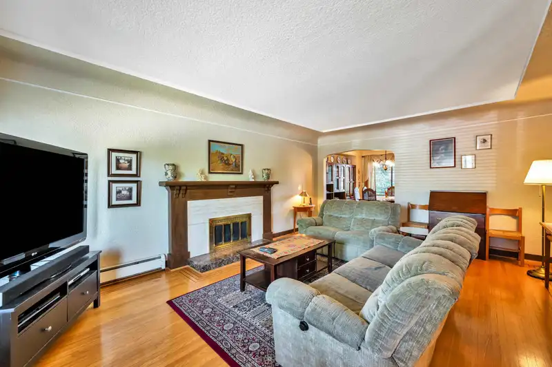 3778 TRIUMPH STREET - photo 2 of 22