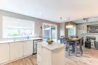 5036 223B STREET - thumbnail 10