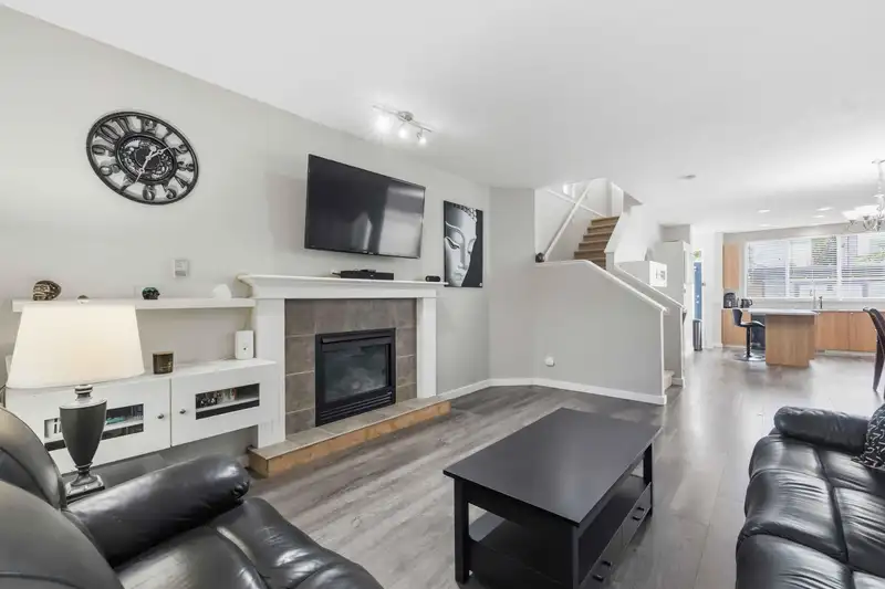 10288 243 STREET - photo 3 of 37
