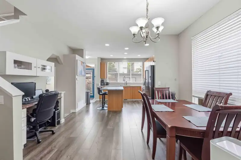10288 243 STREET - photo 4 of 37