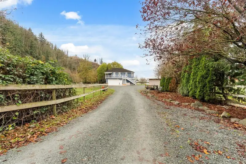 43057 VEDDER MOUNTAIN ROAD - photo 3 of 40