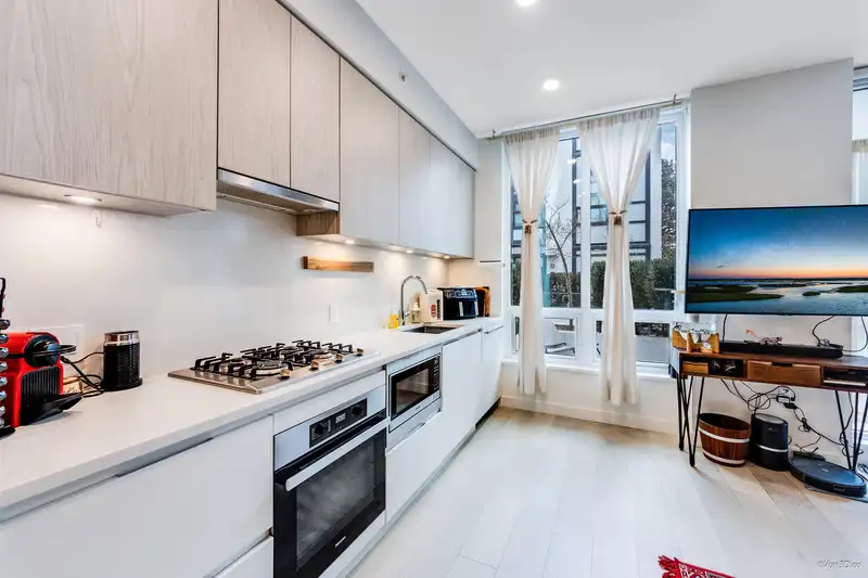 102 4240 CAMBIE STREET - photo 3 of 23