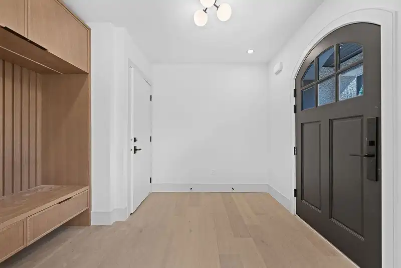 6841 CYPRESS STREET - photo 4 of 19