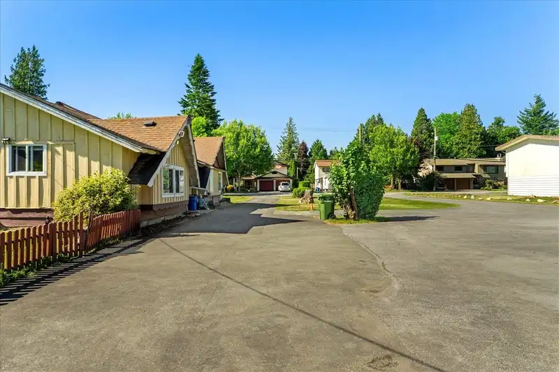 45240 SOUTH SUMAS ROAD - photo 3 of 14
