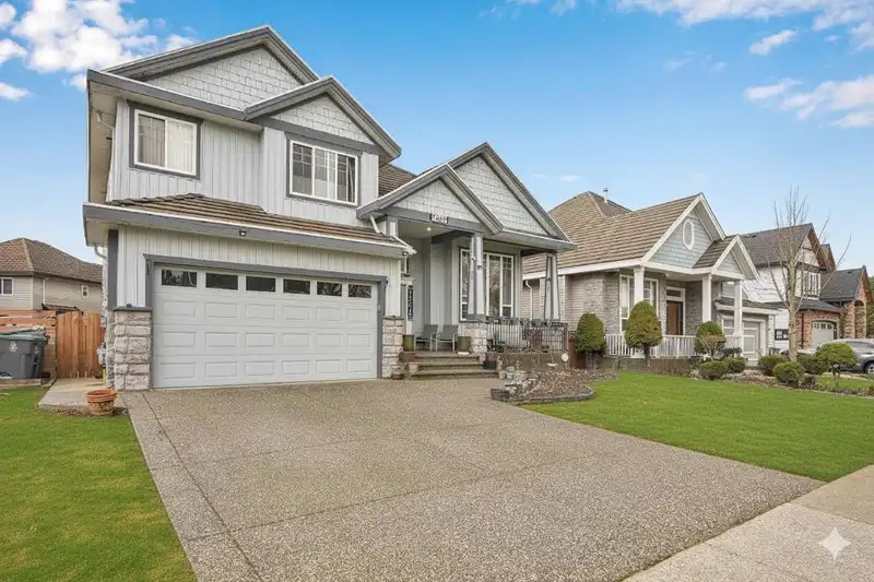 7869 147A STREET - photo 2 of 40