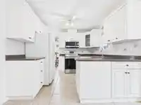 951 EVERETT CRESCENT - thumbnail 15