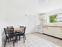 951 EVERETT CRESCENT - thumbnail 24