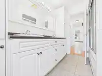 951 EVERETT CRESCENT - thumbnail 28