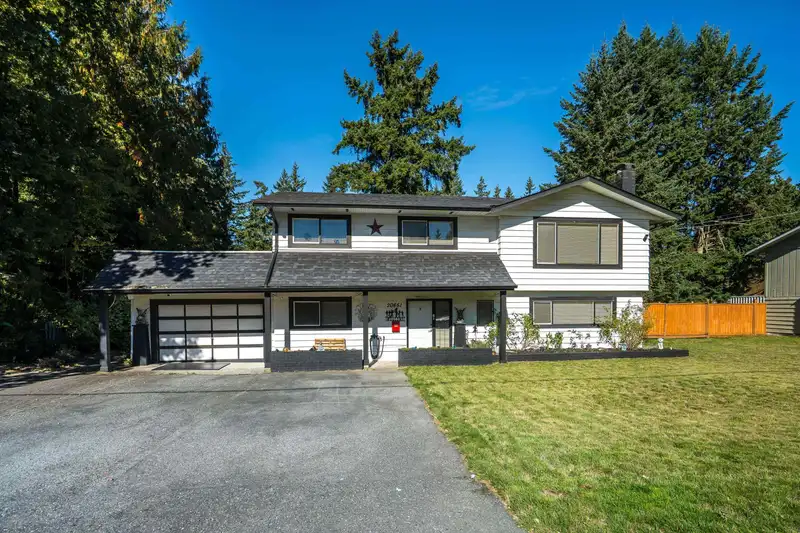 20651 44 AVENUE - photo 1 of 40