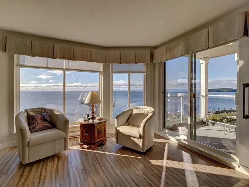 205 5470 INLET AVENUE - photo 4 of 39