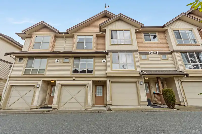 19 20350 68 AVENUE - photo 1 of 23