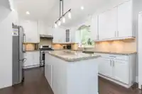 8746 208 STREET - thumbnail 5