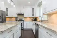 8746 208 STREET - thumbnail 6