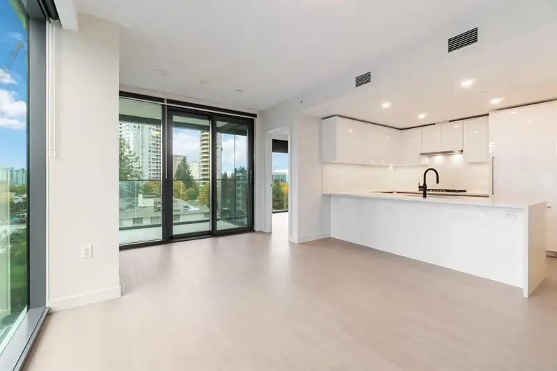 404 5987 WILSON AVENUE - photo 3 of 11