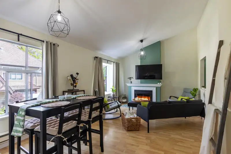 90 12099 237TH STREET - photo 1 of 32