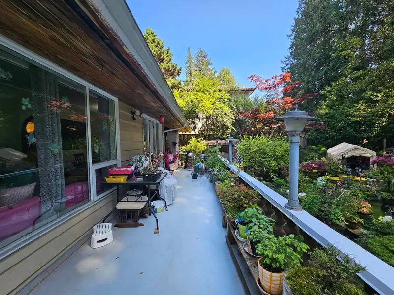 435 E OSBORNE ROAD - photo 3 of 34