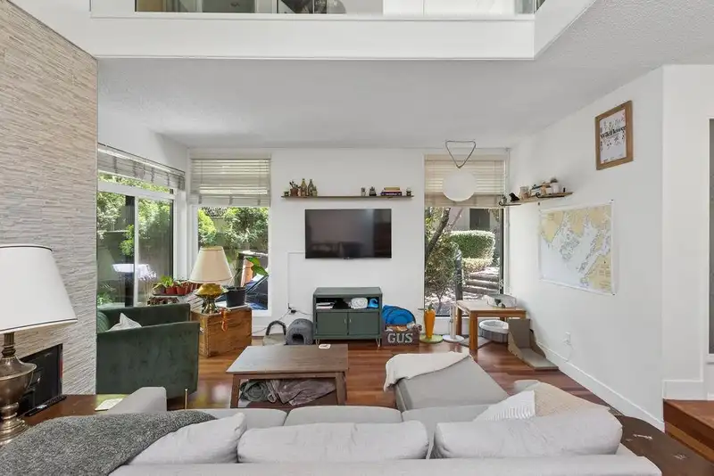 4430 YEW STREET - photo 2 of 25