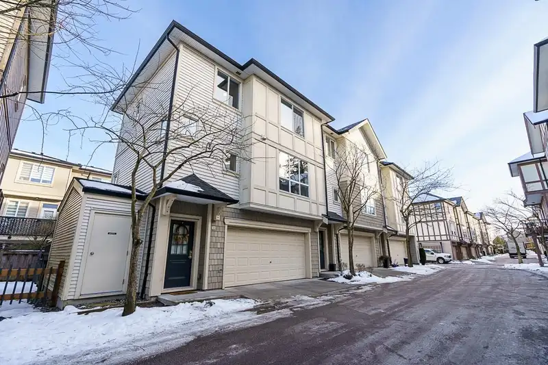 69 7848 209 STREET - photo 2 of 33