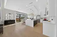 19742 33 AVENUE - thumbnail 9