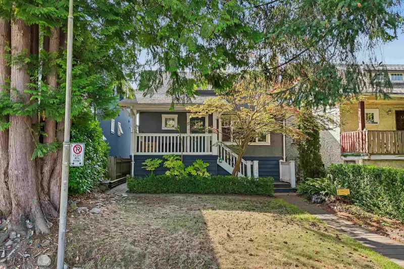 462 W 19TH AVENUE - photo 1 of 40