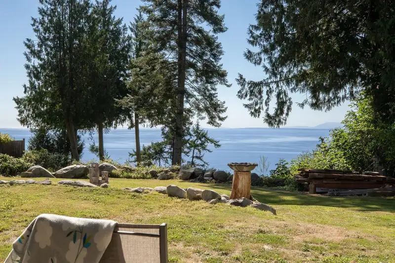 7835 REDROOFFS ROAD - photo 1 of 40