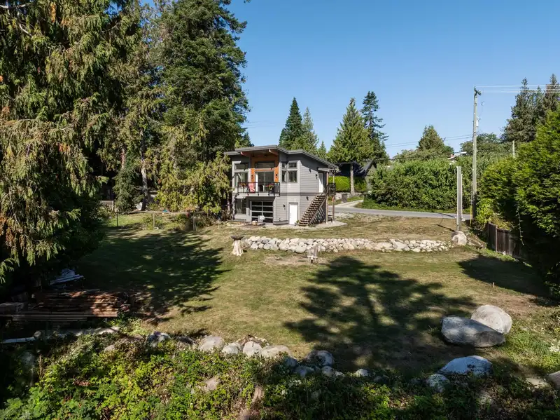 7835 REDROOFFS ROAD - photo 3 of 40