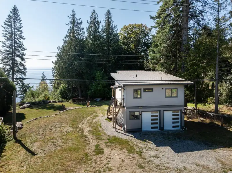 7835 REDROOFFS ROAD - photo 4 of 40