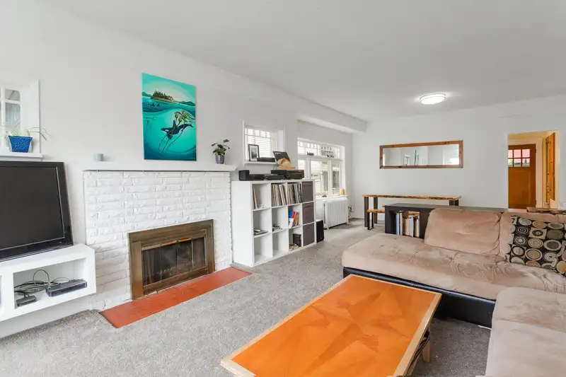 3086 W 2ND AVENUE - photo 4 of 28