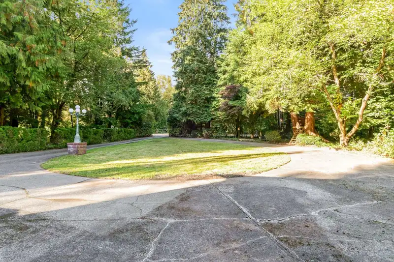 24420 48 AVENUE - photo 3 of 26