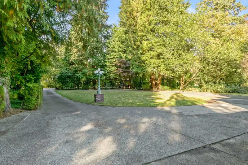 24420 48 AVENUE - photo 4 of 26