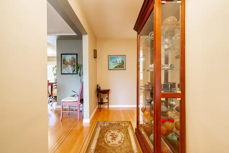 13789 BENTLEY ROAD - photo 3 of 39