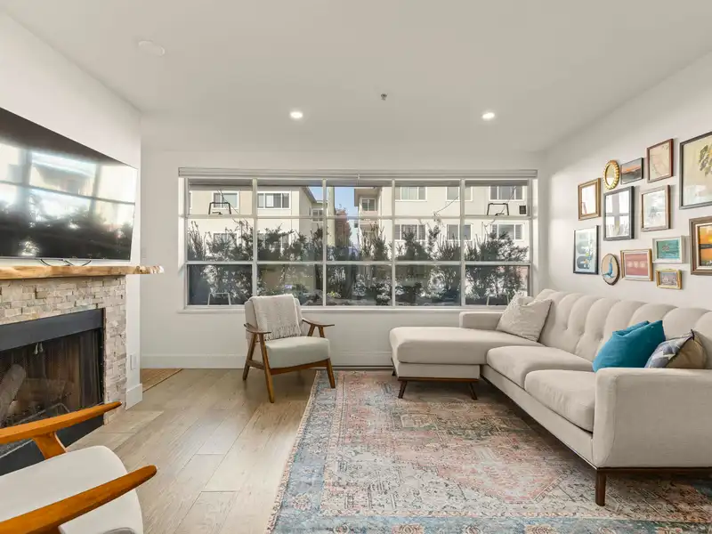 102 2287 W 3RD AVENUE - photo 4 of 28