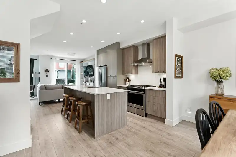 99 24076 112 AVENUE - photo 3 of 40