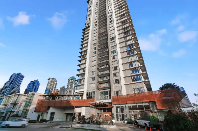 3801 2388 MADISON AVENUE - photo 1 of 40