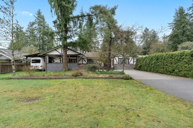 3706 207B STREET - photo 2 of 33
