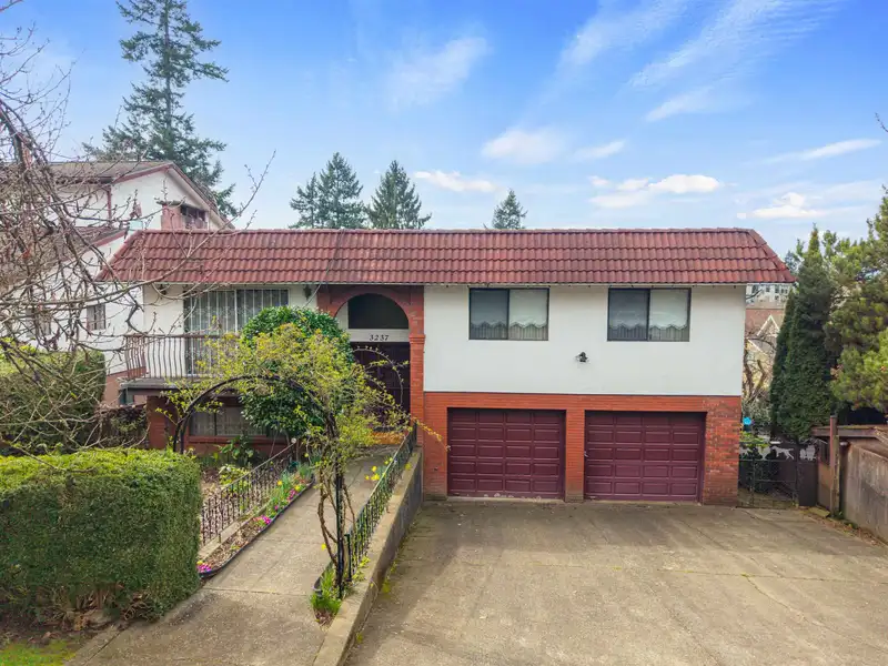 3237 DUMFRIES STREET - photo 2 of 7