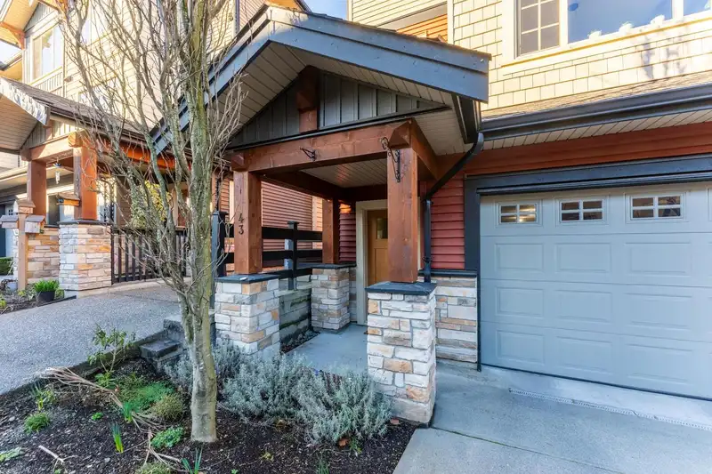 43 11305 240 STREET - photo 2 of 40