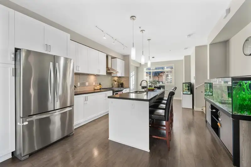 43 11305 240 STREET - photo 3 of 40