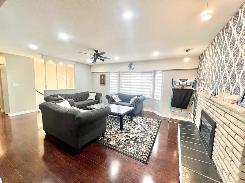 13180 99 AVENUE - photo 3 of 27